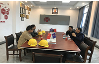 貴州潼關(guān)客戶來廠參觀礦用電機車生產(chǎn)流程