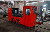 陜西客戶采購(gòu)的CTL5/6GB蓄電池湘潭電機(jī)車裝車發(fā)貨